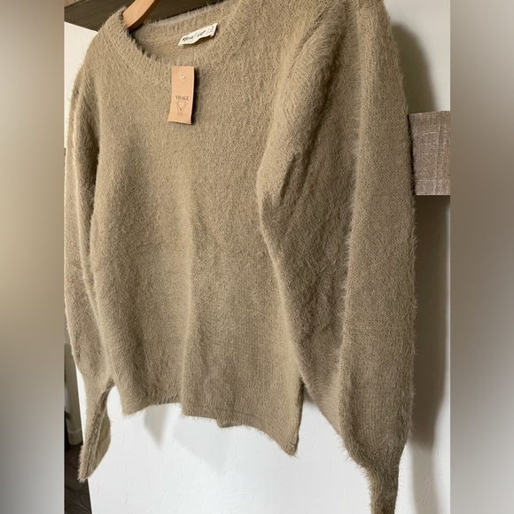 Tan Fuzzy Faux Mohair Crewneck Sweater, Size Medium•••NWT, Cute Teddy Style - Picture 2 of 10